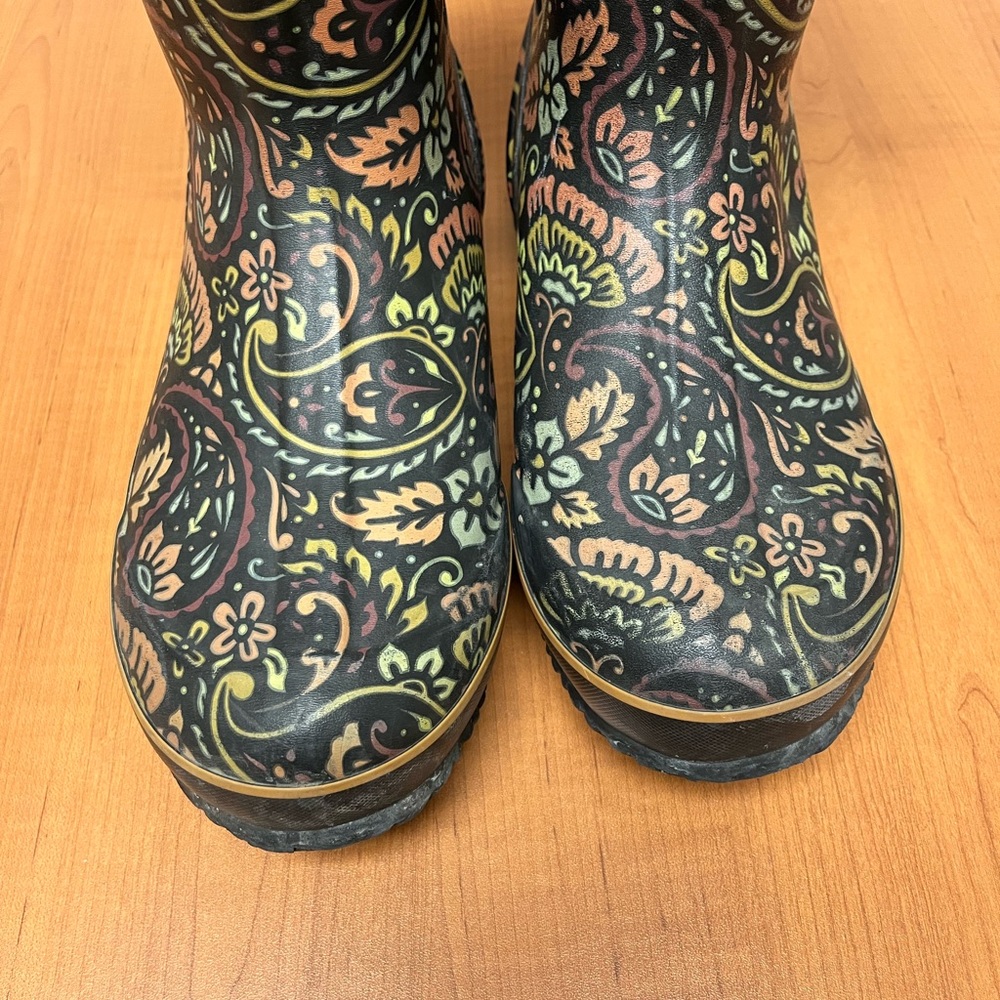 Bogs Woman’s paisley Floral Patterned Boots size 11 EUC - Picture 3 of 9